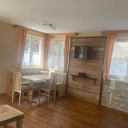 Apartamento Haus Schoenegg *