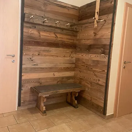 Haus Schoenegg Apartamento